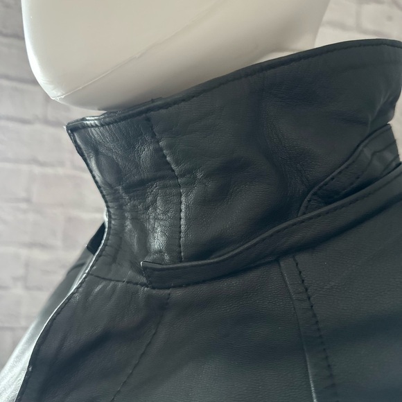 Vintage Pierre Cardiin leather long women’s coat - Picture 5 of 15